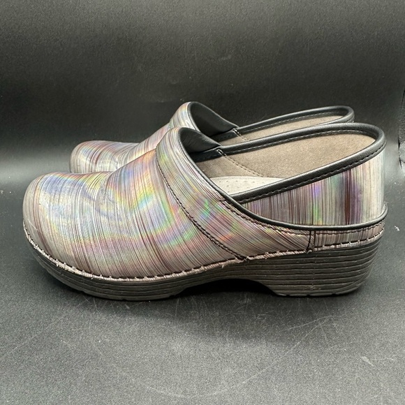 Dansko Womens LT Pro Prism Patent Leather Slip On Metallic Clogs Shoes 38 US 7.5 - Picture 1 of 8